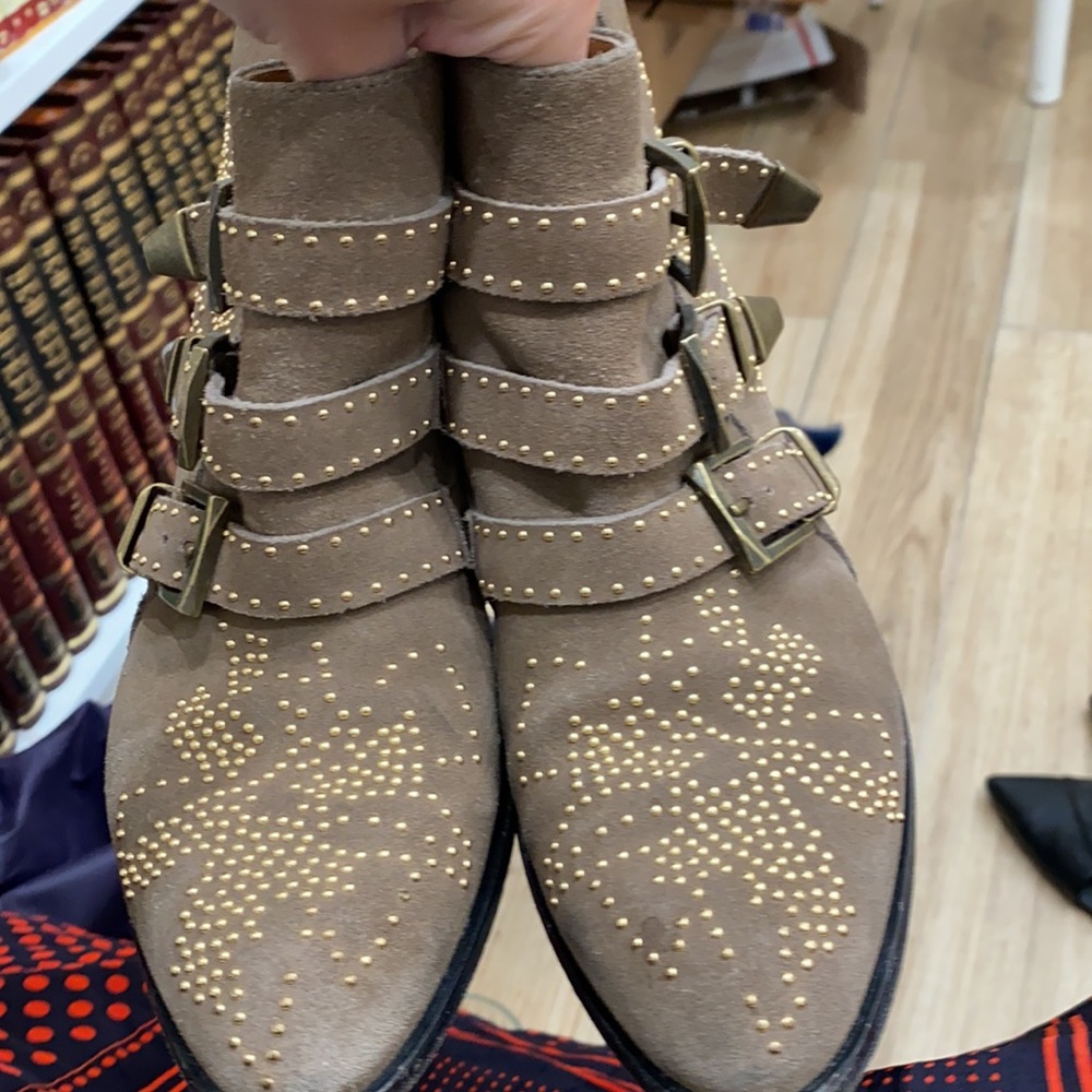 Chloé / Susanna Greige Studded Suede Booties - Picture 7 of 10
